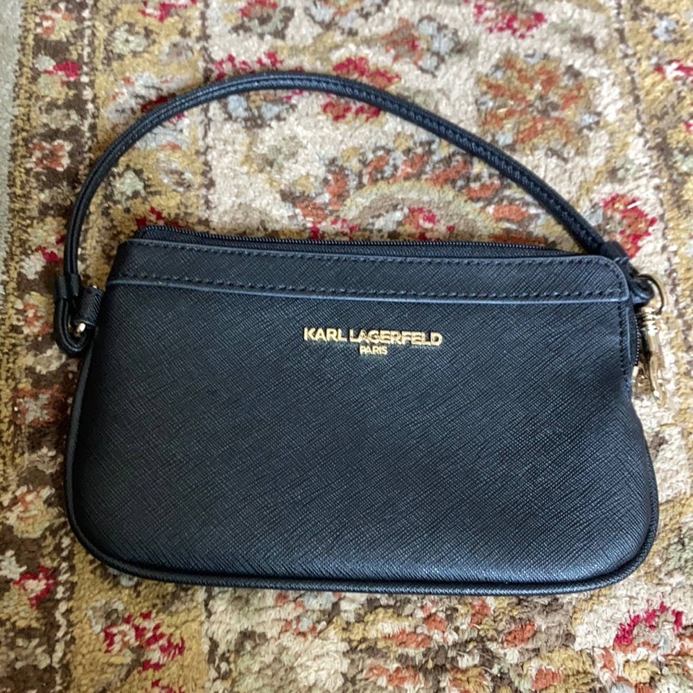 Ladies wristlet